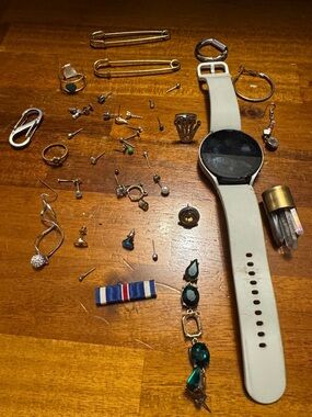 Super Huge Bundle of Jewelry and Odds and Ends